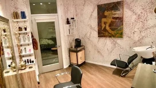 Kim K Hollywood hair salon - najlepsze salony fryzjerskie w LA