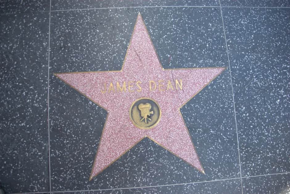 Ile jest gwiazd w alei Hollywood? Zaskakujące fakty i historia